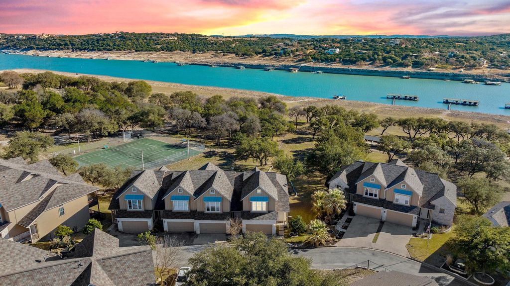 Luxury Flat for sale in Lago Vista, Texas