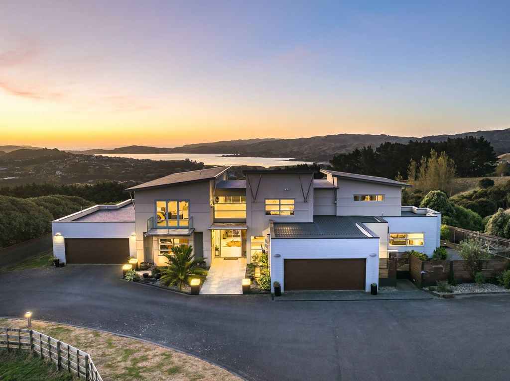 6 bedroom luxury House for sale in Porirua, Wellington 130162858