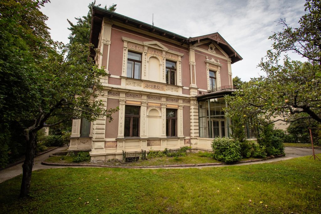 Luxury Detached House for sale in Prague, Hlavní město Praha