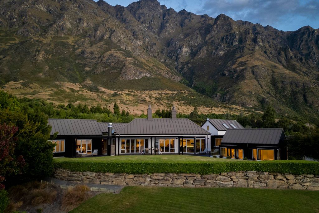 Особняк 396 м2 в продажа Queenstown, Новая Зеландия