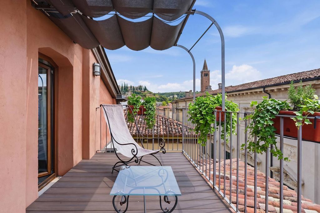 4 bedroom luxury Flat for sale in Verona, Veneto