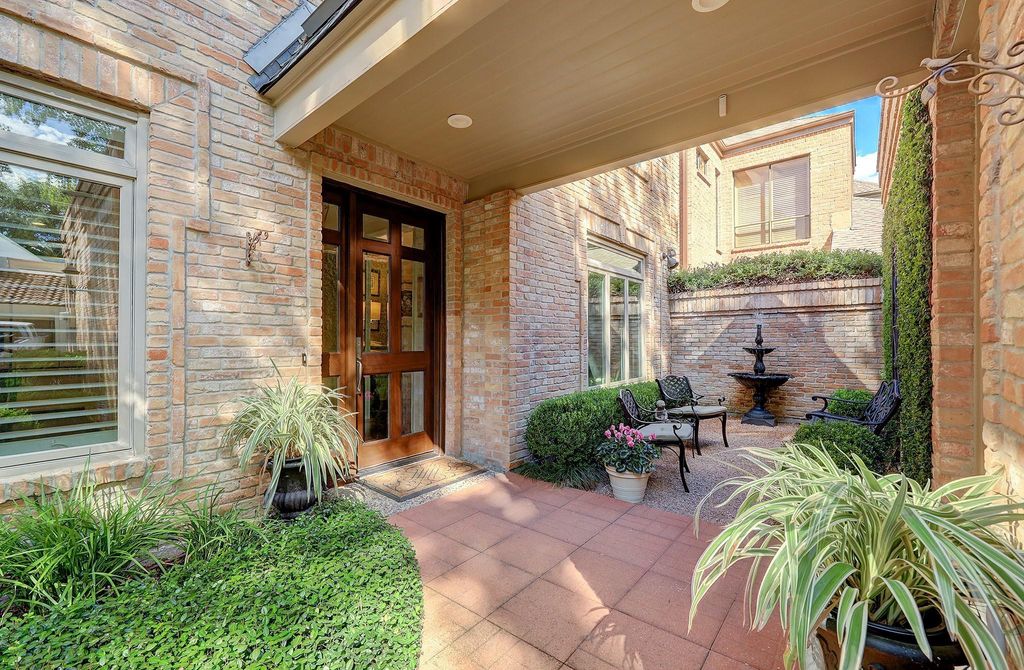 10 room luxury Townhouse for sale in Houston, United States