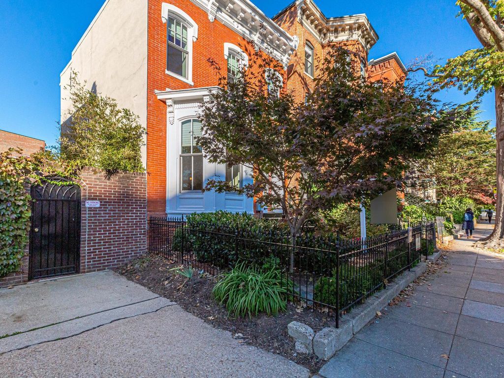4 bedroom luxury Detached House for sale in 1530 15th St Nw, Washington City, District of Columbia