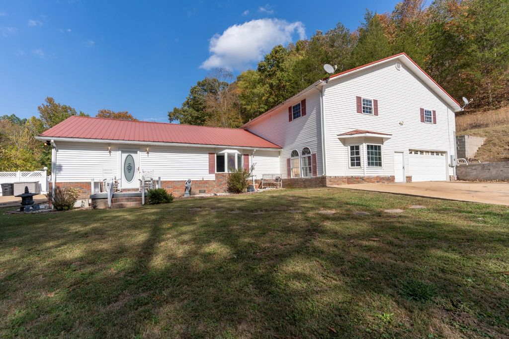 Luxury 3 bedroom Detached House for sale in Waynesboro, Tennessee