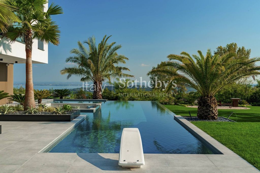 10 room luxury Villa for sale in Padenghe sul Garda, Lombardy - Vista 5