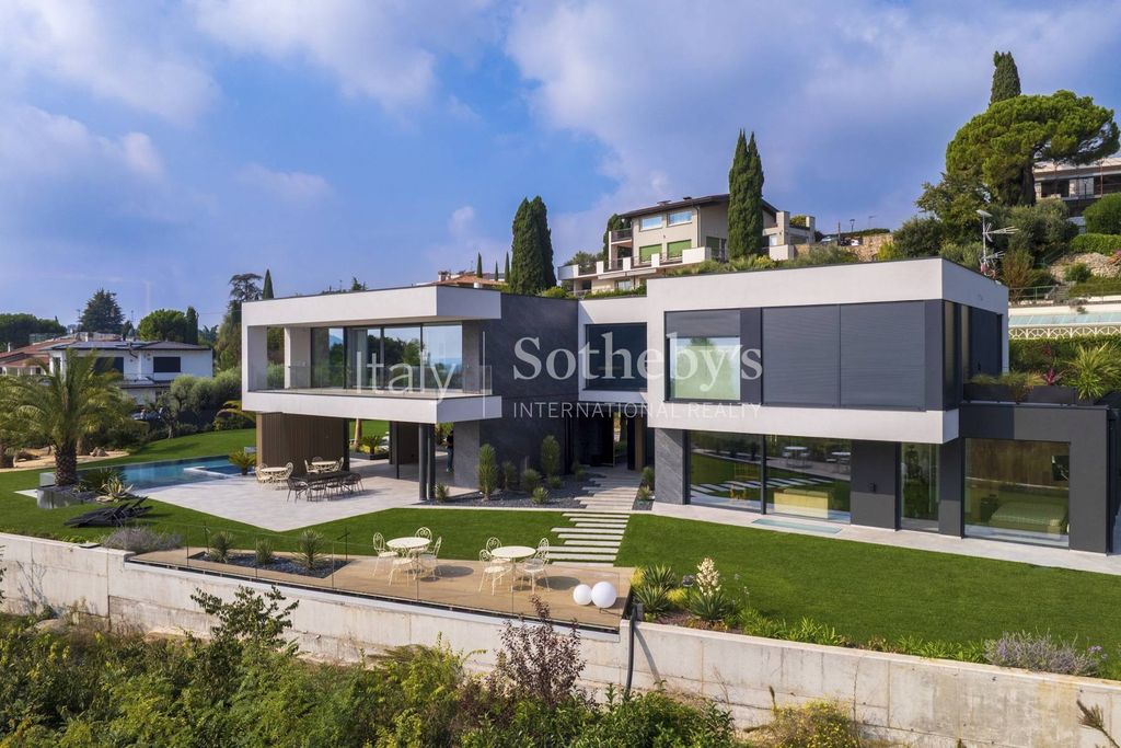 10 room luxury Villa for sale in Padenghe sul Garda, Lombardy - Vista 6
