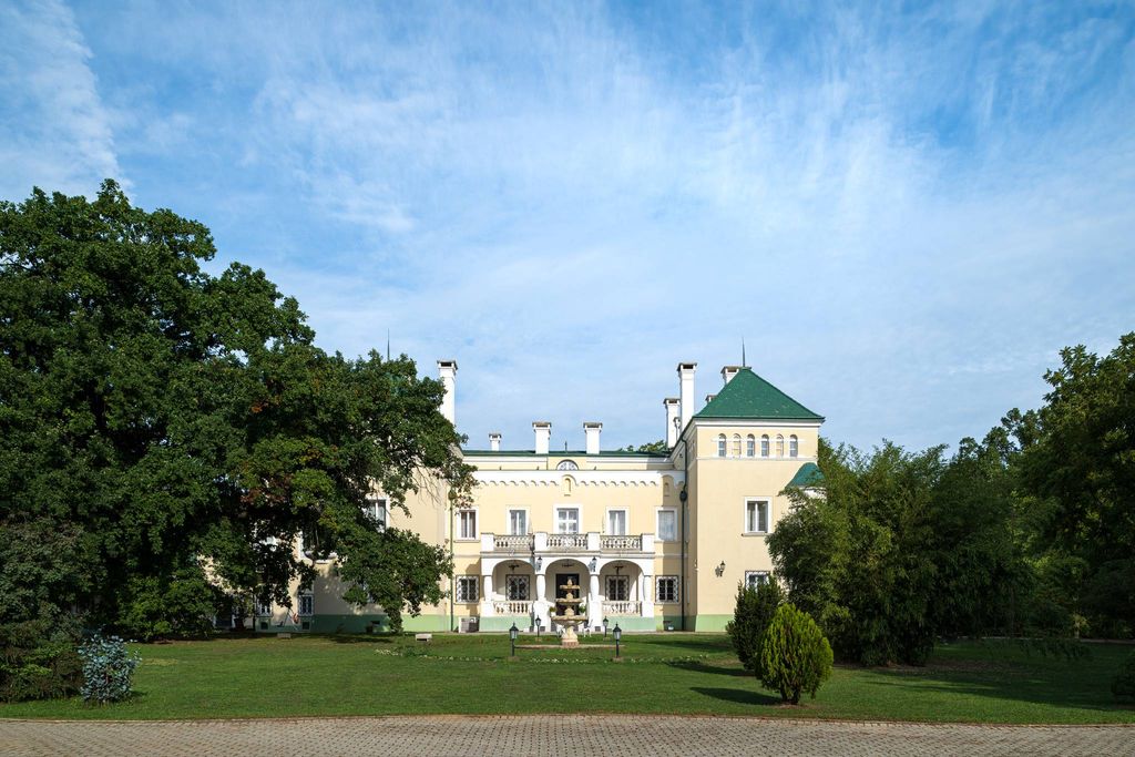 Château · Castle in Acsaújlak