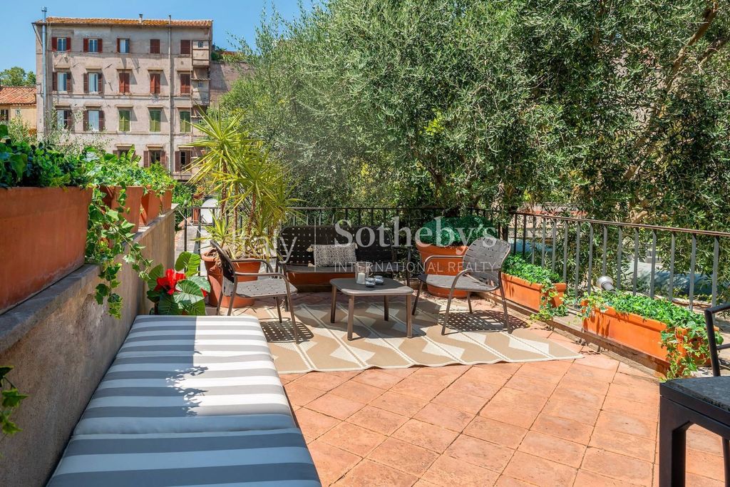 6 room luxury Flat for sale in Rome, Italy - Altro