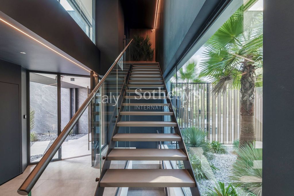 10 room luxury Villa for sale in Padenghe sul Garda, Lombardy - Altro