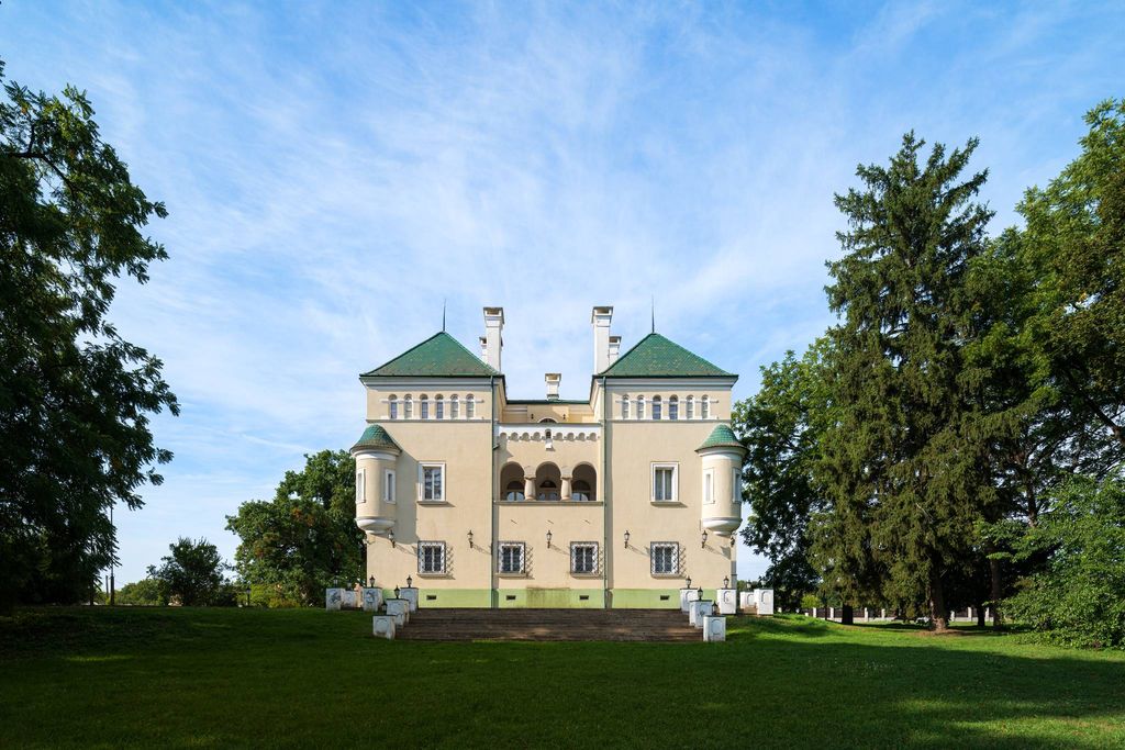 Château · Castle in Acsaújlak