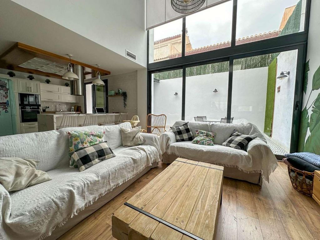 5 room luxury House for sale in Vélez de Benaudalla, Andalusia