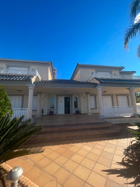 7 room luxury Villa for sale in La Manga del Mar Menor, Spain