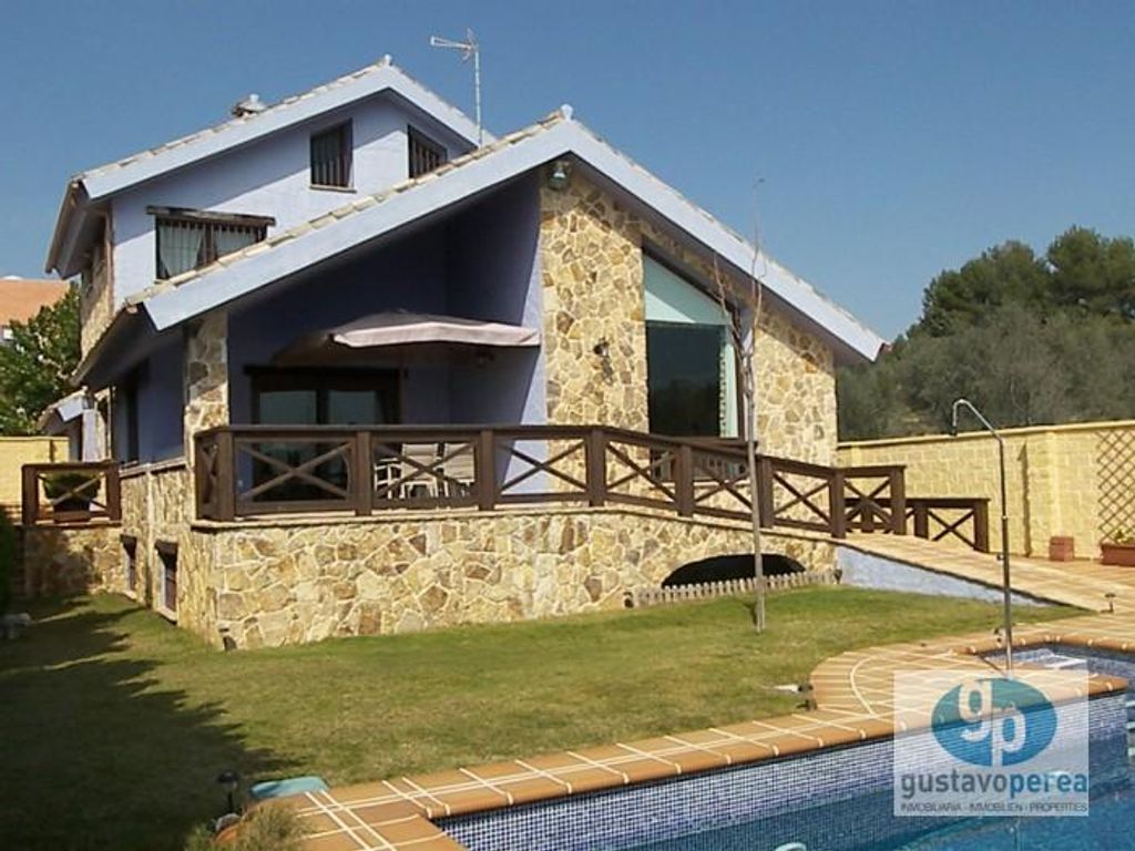 3 room luxury Villa for sale in Torremolinos, Andalusia 10117396