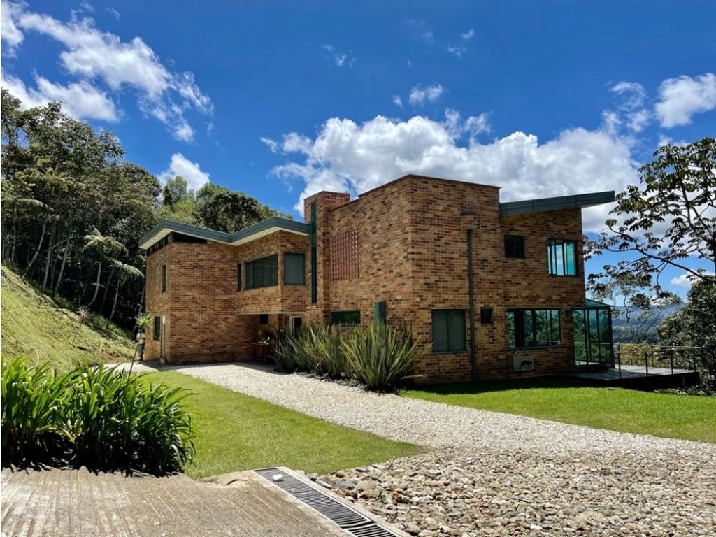 4 bedroom exclusive country house for sale in Rionegro, Departamento de