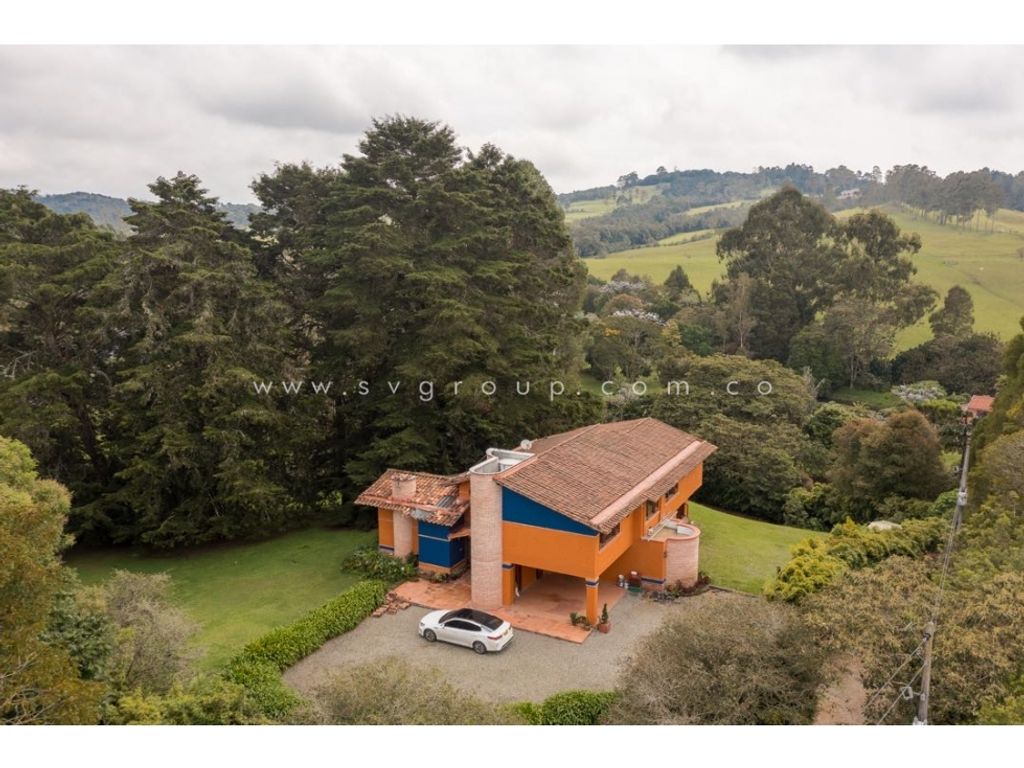 Exclusive country house for sale in Envigado, Departamento de Antioquia