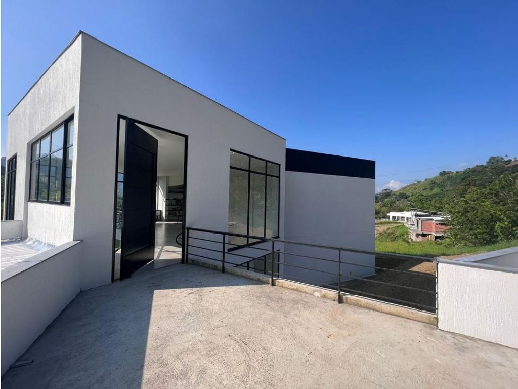 Casa de campo de alto standing de 6 dormitorios en venta Manizales