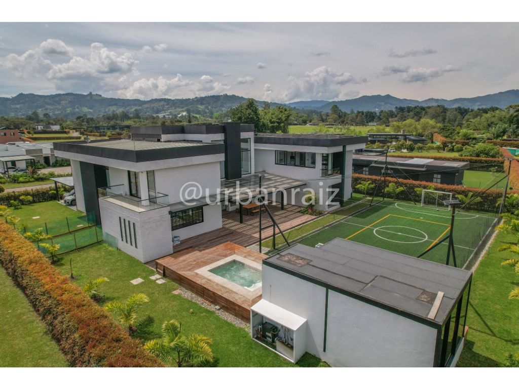 6 bedroom exclusive country house for sale in Rionegro, Colombia