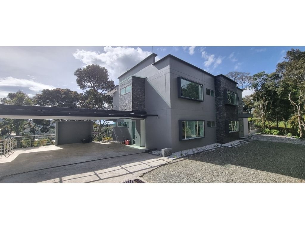 Exclusive country house for sale in Envigado, Departamento de Antioquia