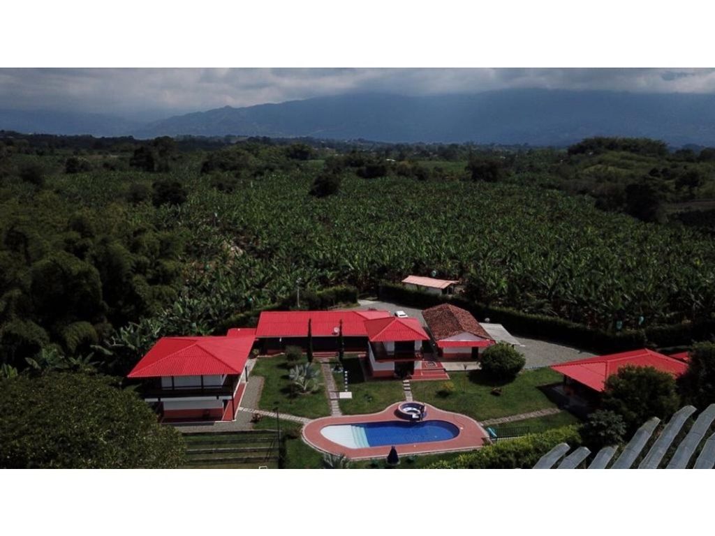 Exclusive farmhouse for sale in Armenia, Quindío Department 129457803