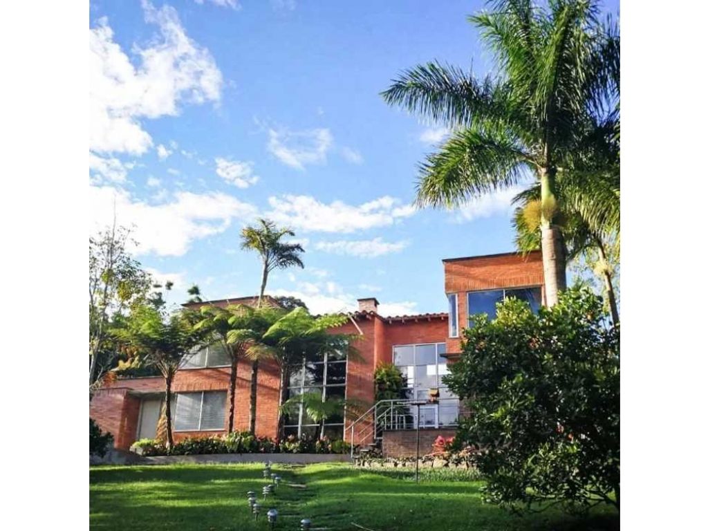 4 bedroom exclusive country house for sale in Rionegro, Colombia
