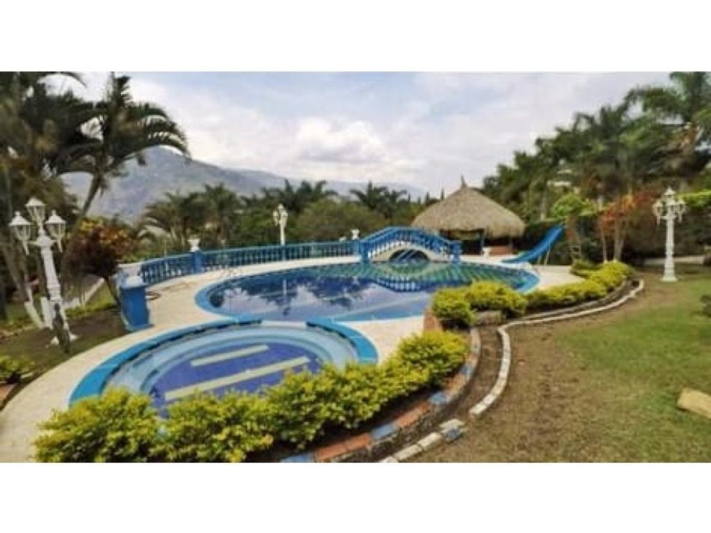 7 Bedroom Exclusive Farmhouse For Sale In Girardota, Colombia ...