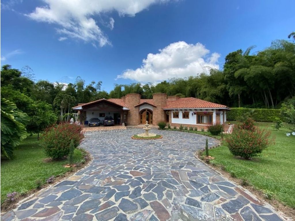 5 bedroom exclusive country house for sale in Pereira, Departamento de