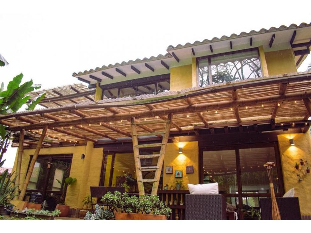 Casa de campo de alto standing de 4 dormitorios en venta La Estrella, Departamento de Antioquia
