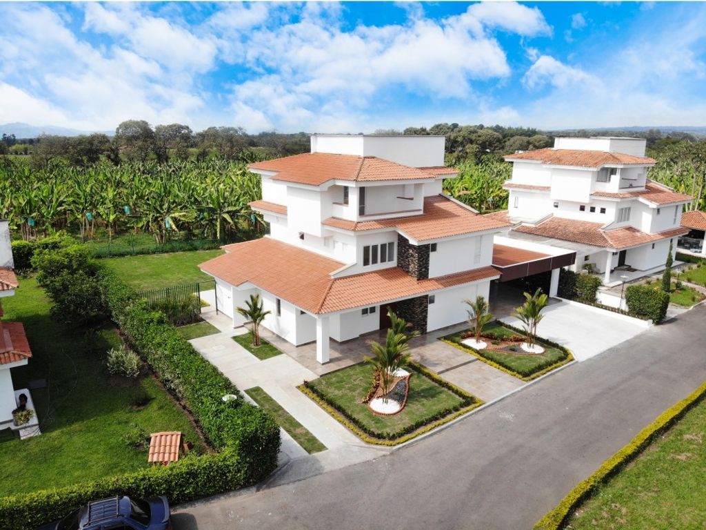6 bedroom exclusive country house for sale in Armenia, Quindío