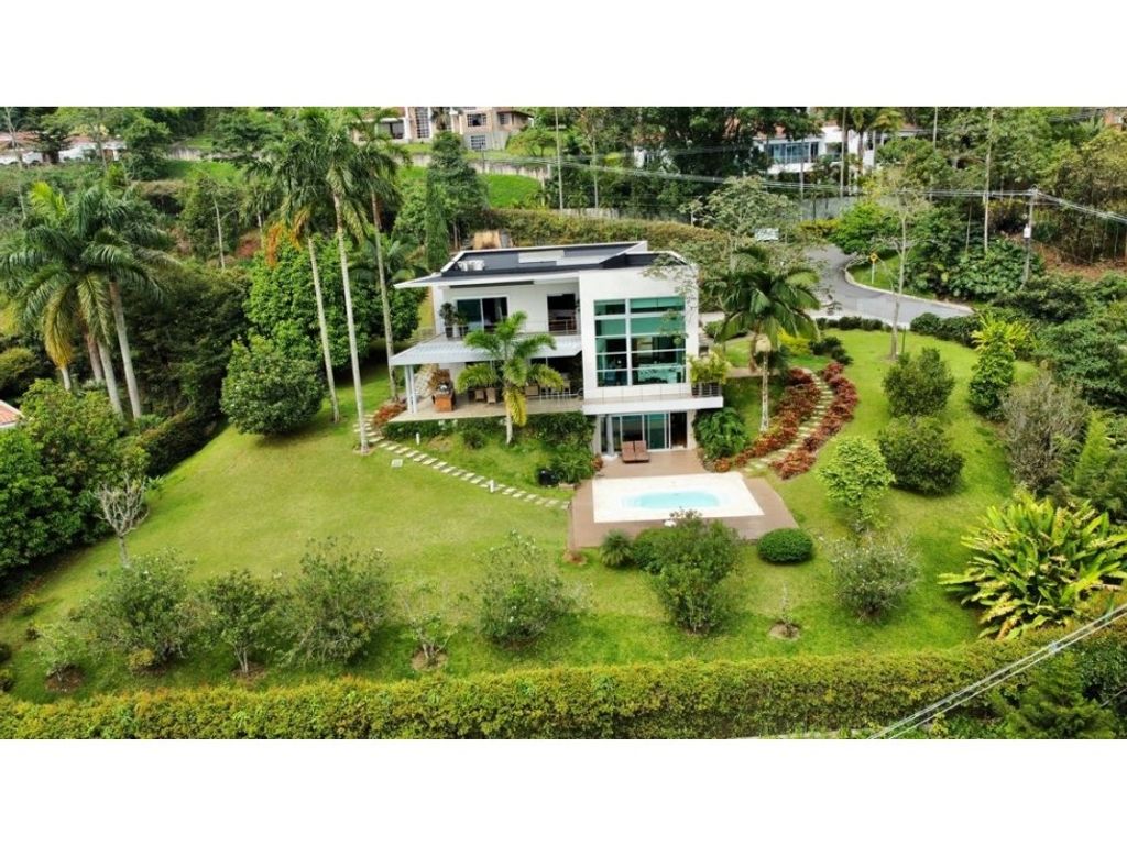 4 bedroom exclusive country house for sale in Medellín, Colombia