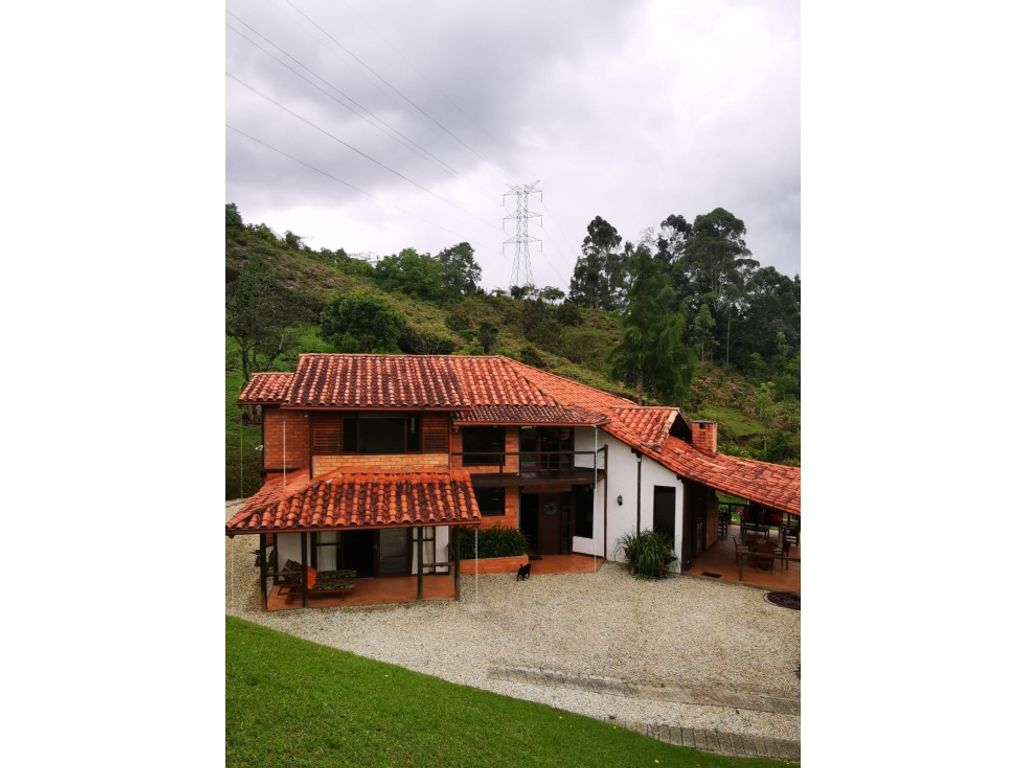 4 bedroom exclusive farmhouse for sale in Rionegro, Colombia