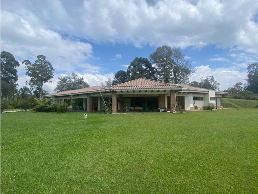4 bedroom exclusive farmhouse for sale in Rionegro, Colombia