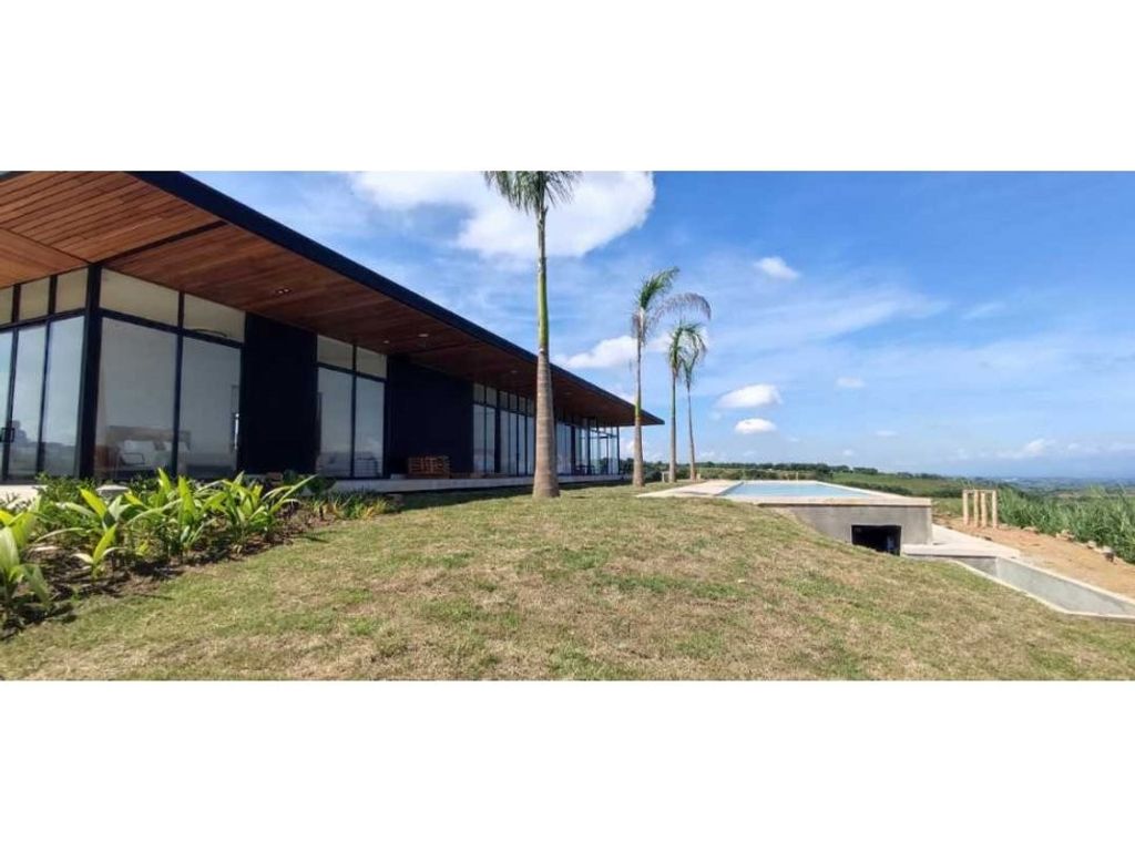 4 bedroom exclusive country house for sale in Pereira, Colombia