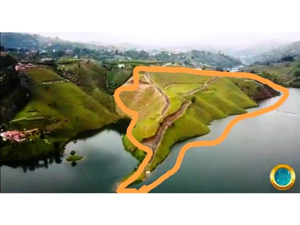baugel-nde-von-56000-m2-guatap-kolumbien-129115028-luxuryestate