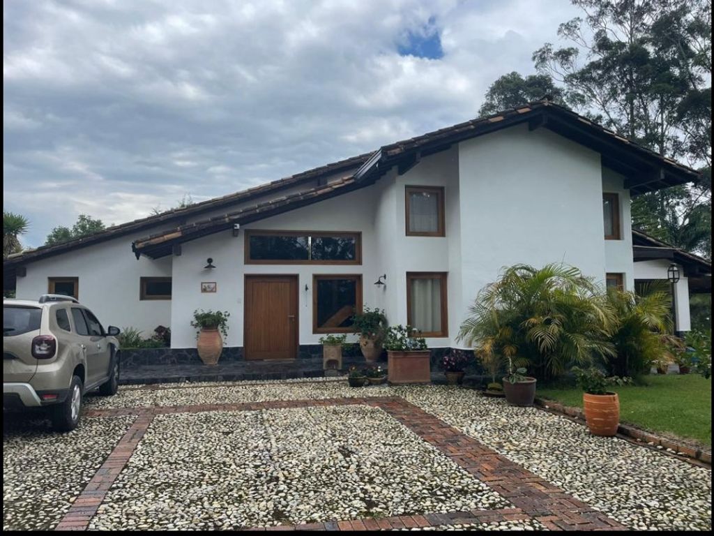 Casa de campo de alto standing de 6 dormitorios en venta Carmen de Viboral, Departamento de Antioquia