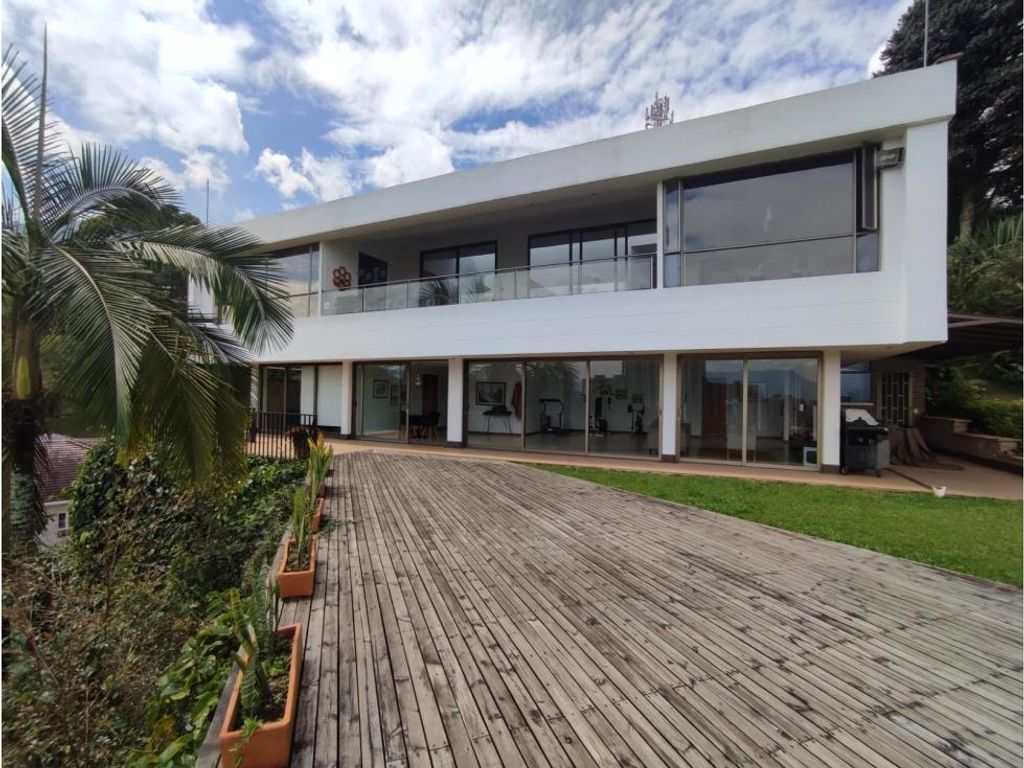 Exclusive country house for sale in Envigado, Departamento de Antioquia