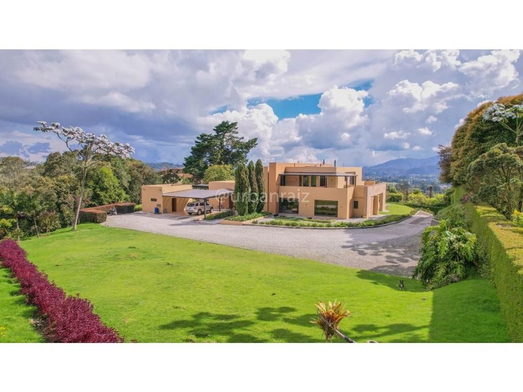 Exclusive country house for sale in Envigado, Departamento de Antioquia