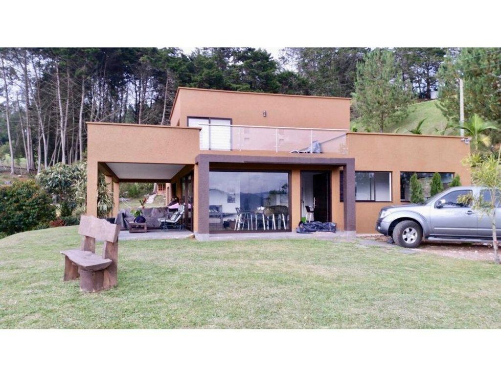 3 bedroom exclusive country house for sale in Rionegro, Colombia