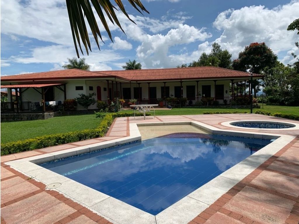 5 bedroom exclusive farmhouse for sale in Armenia, Quindío Department
