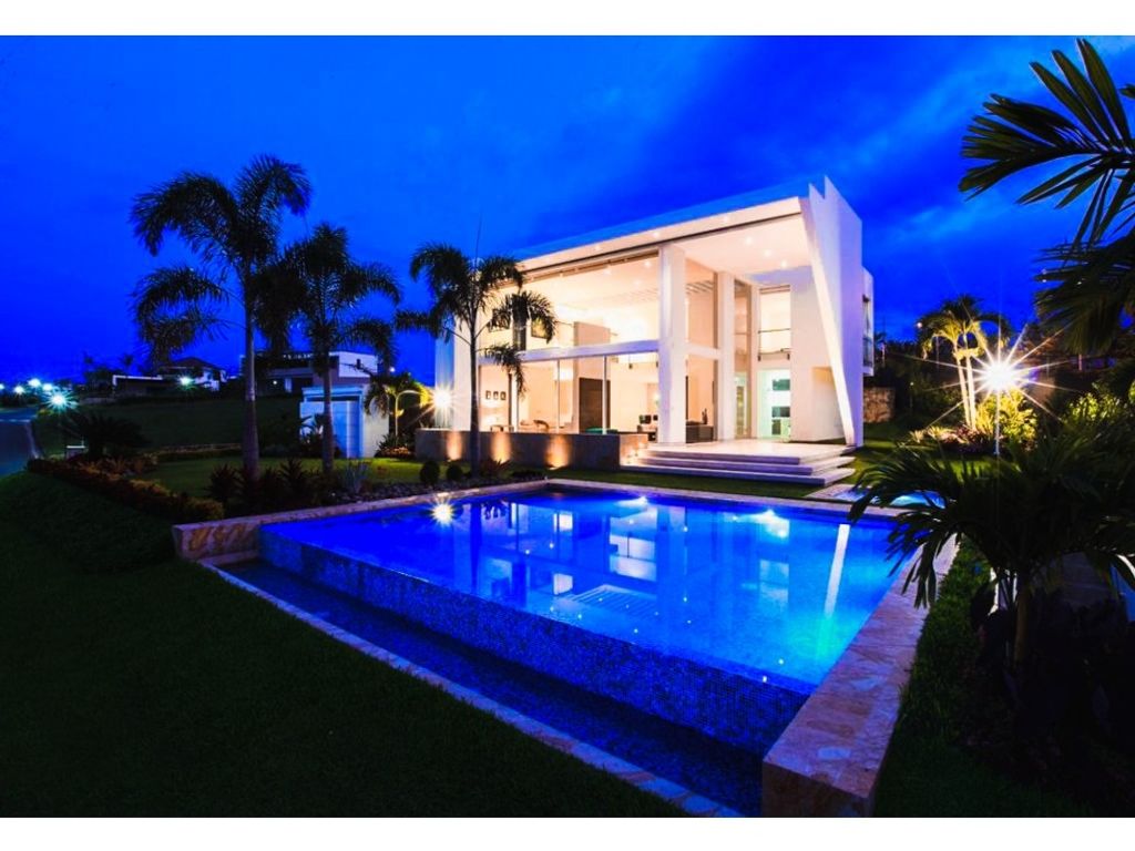 Exclusive country house for sale in Santiago de Cali, Colombia