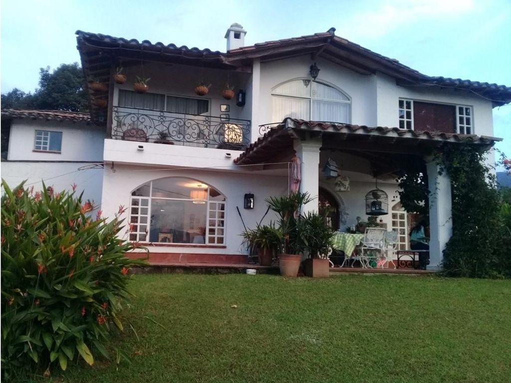 5 bedroom exclusive country house for sale in Envigado, Departamento de