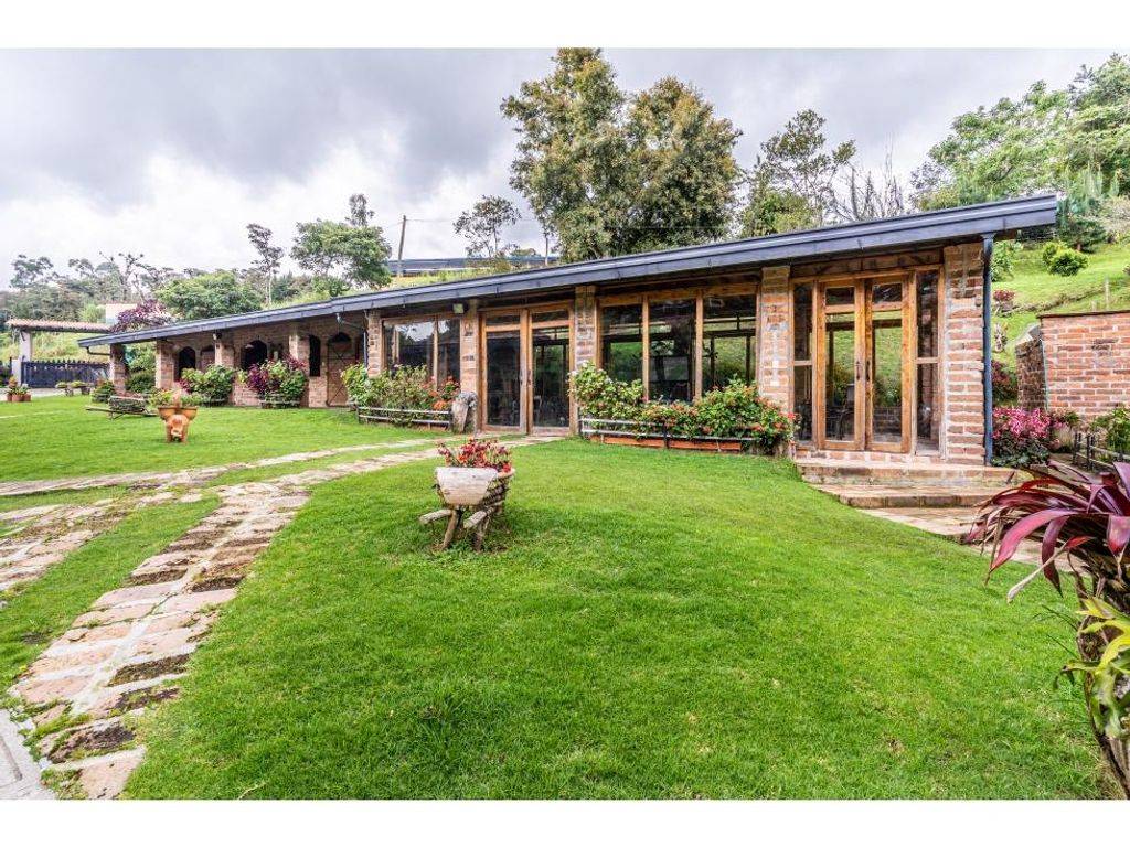 5 bedroom exclusive country house for sale in San Pedro, Departamento