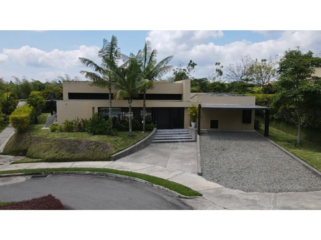 5 bedroom exclusive country house for sale in Armenia, Colombia