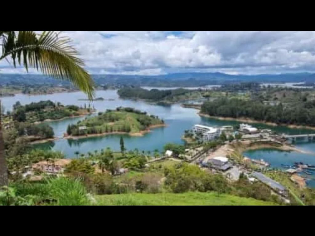Terreno / Solar de 15000 m2 Guatapé, Colombia 129103371