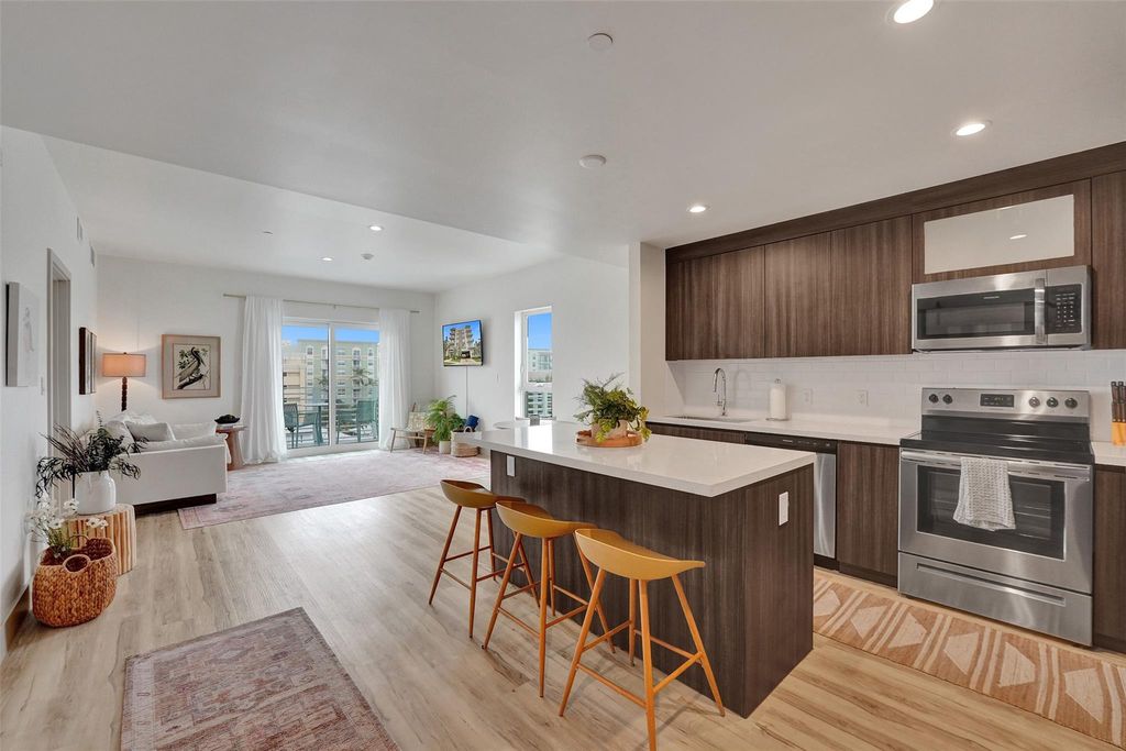 Image showcasing Luxury apartment complex for sale in Hollywood, Florida - 131067602 ...