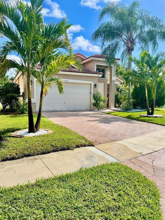 Luxury Villa for sale in Coral Springs, Florida