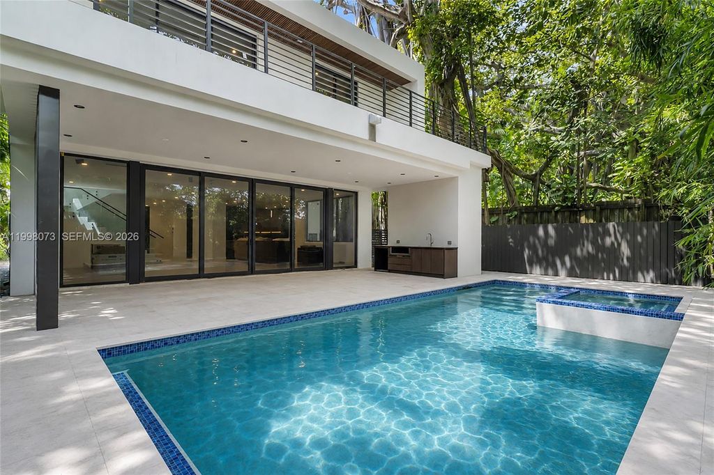 5 bedroom luxury Villa for sale in Miami, Florida - 132534214 - LuxuryEstate.com