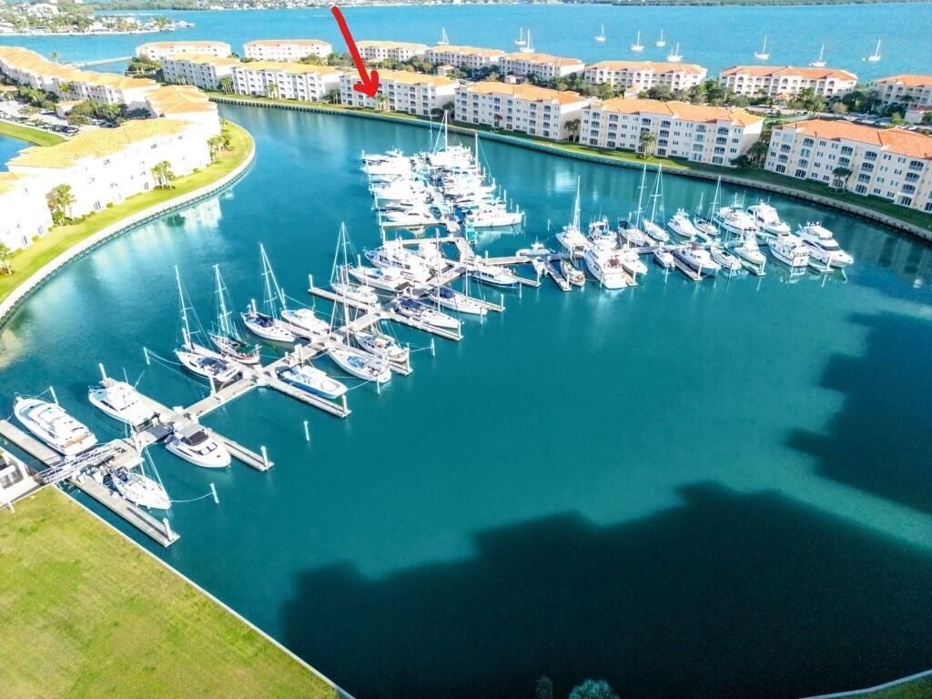 Luxury apartment complex for sale in Fort Pierce, Florida 129354073