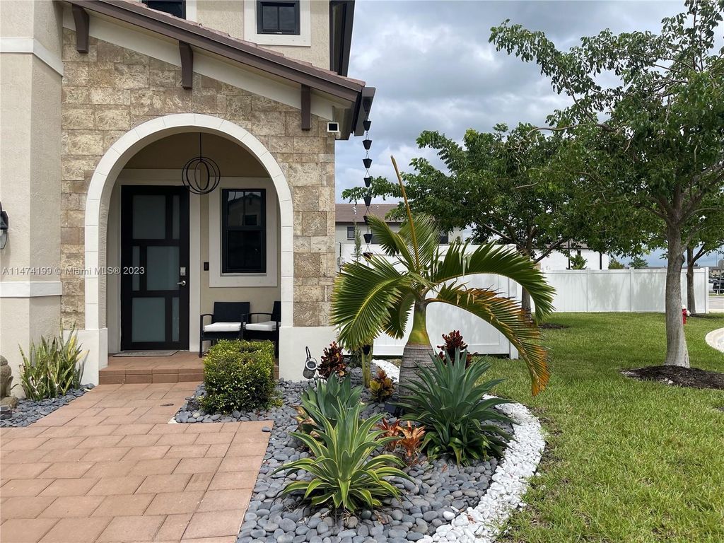 3 bedroom luxury Villa for sale in Hialeah, United States 129442350