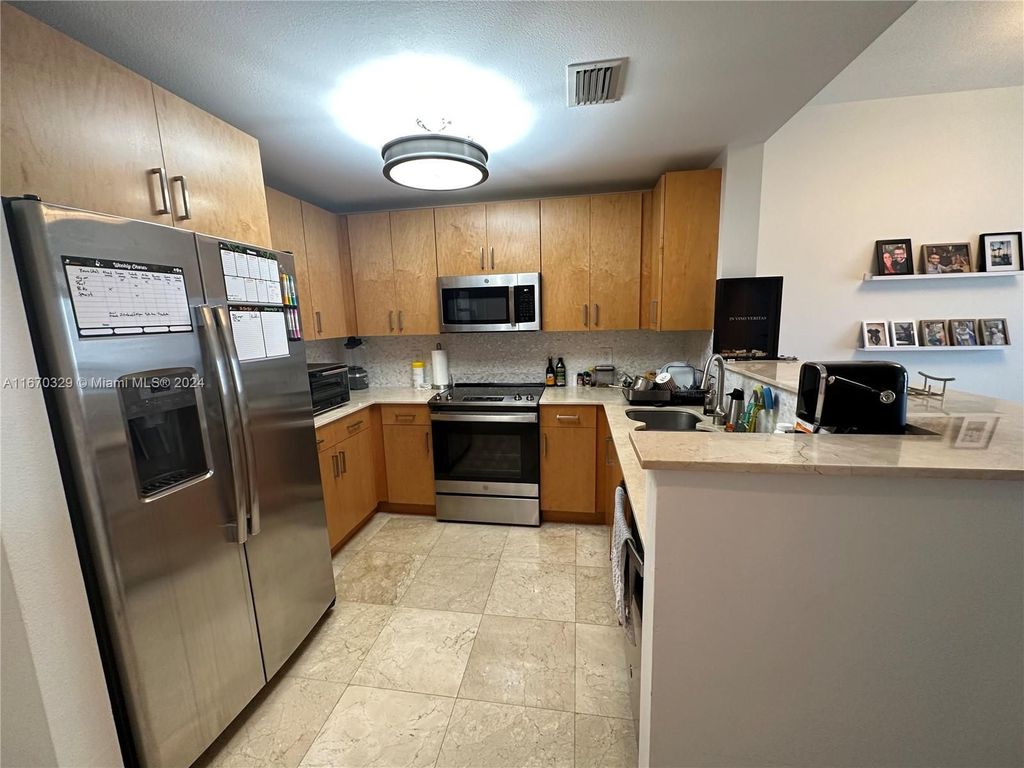 Upscale Apartment Complex For Sale In Urban Setting photo