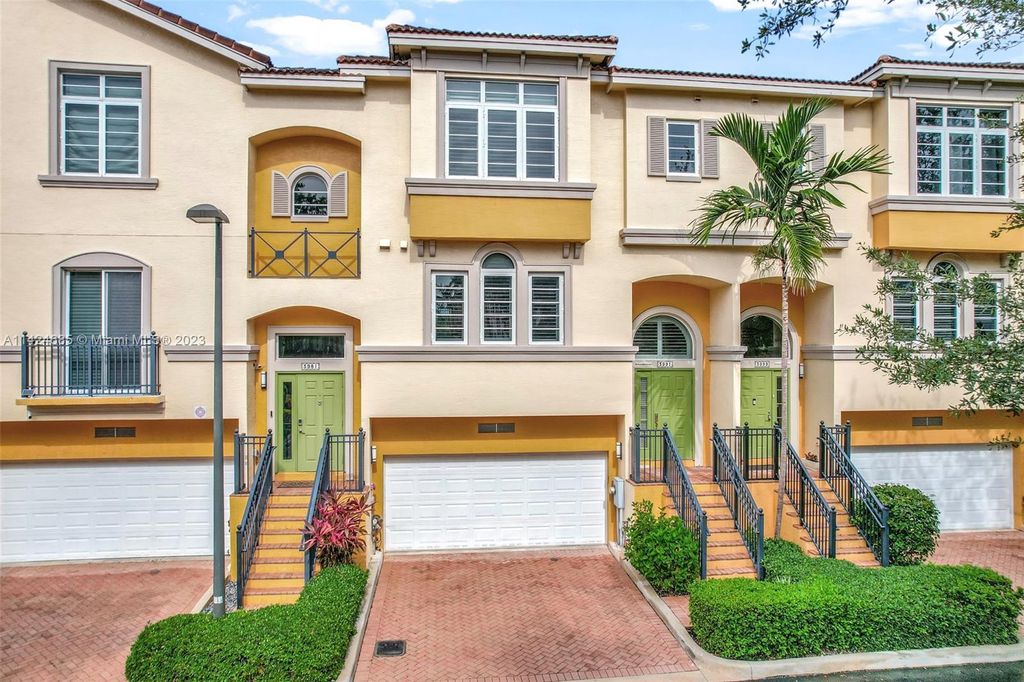 3 bedroom luxury Townhouse for sale in Oakland Park, Florida